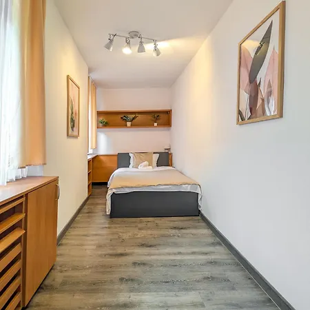 Rynek 3-bedroom By Bookinghost Wrocław