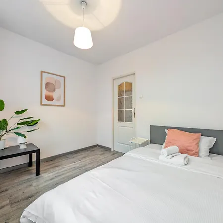 アパート Rynek 3-bedroom By Bookinghost *